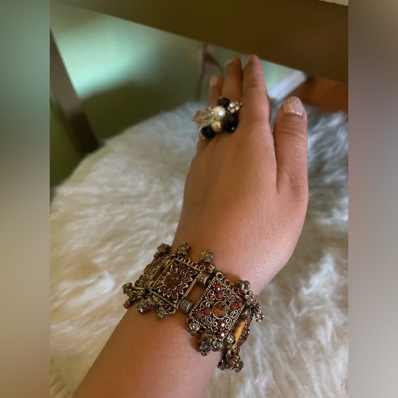 Beautiful Indian royal style orange stone stretchable, statement bracelet - Picture 4 of 6